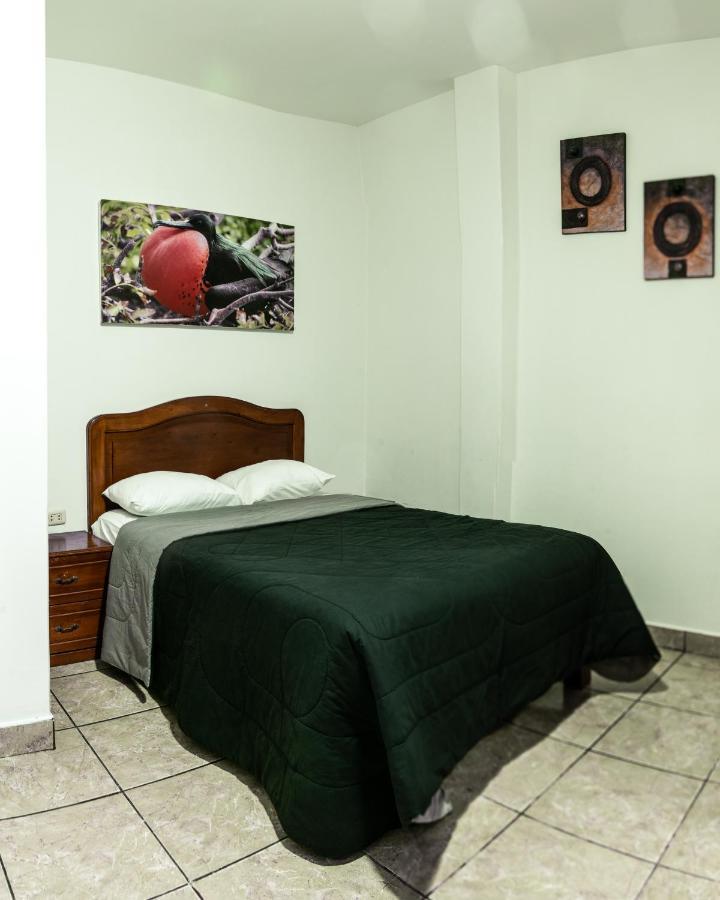 טומבס Hospedaje Gran Imperial מראה חיצוני תמונה