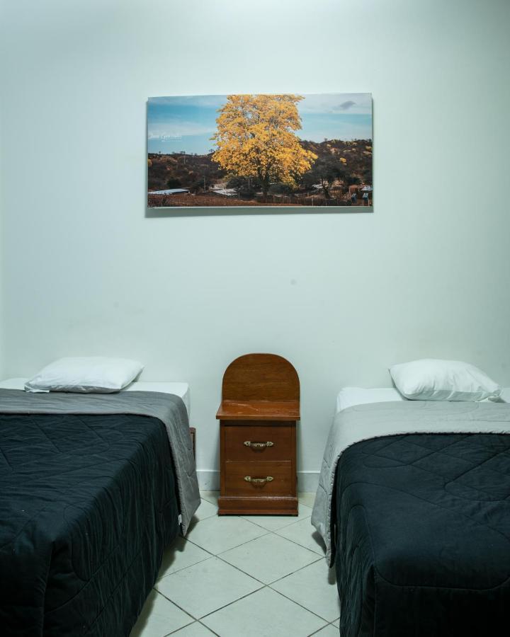 טומבס Hospedaje Gran Imperial מראה חיצוני תמונה